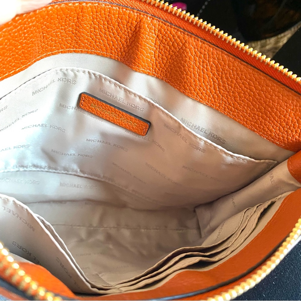 Michael Kors XL pebble leather clutch wrislet in burnt orange EUC no callouts - Picture 7 of 11